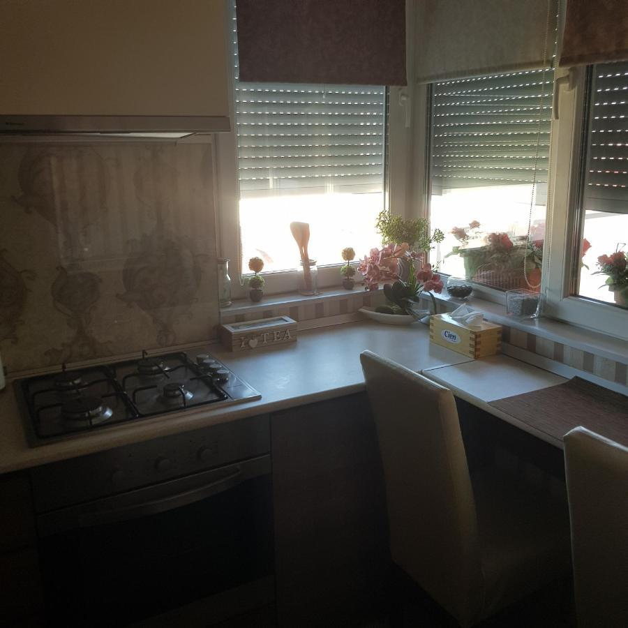 Apartament Karla Орадя Екстер'єр фото